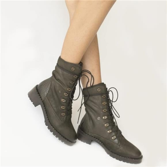 Women's Casual Rugged Burnished Fur-Lined Quilted Soft Leather Ankle Boots - Picture 5 of 6